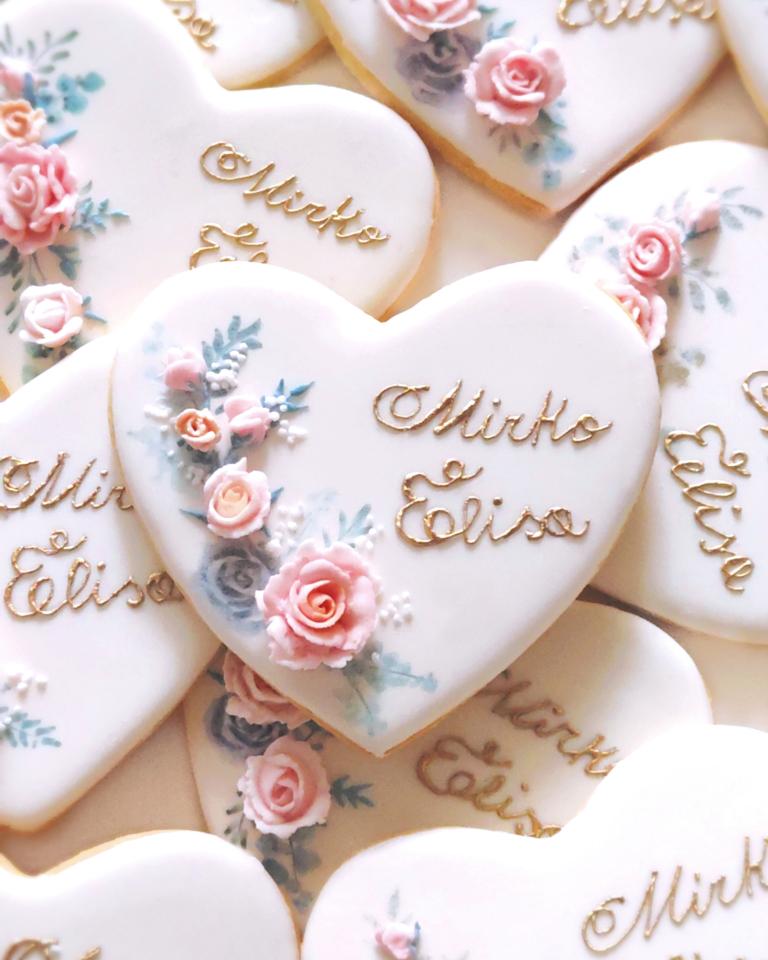 Signature Roses (24 biscotti)